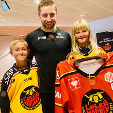 We did not find results for: Lulea Hockey Auf Twitter Gustav Och Tilde Fick Traffa En Av Sina Favoritspelare Efter Lordagens Segermatch Mot Liberec Och Ta Emot En Chl Troja Championsgobeyond Https T Co Aiqlkfxbbg