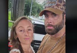 David Eason's Girlfriend Kenleigh Heatwole Defends Her Dog-Sitting Business  After Local Alerts Others That She Lives with Former 'Teen Mom' Star Who  Shot Dog
