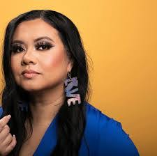 Tracy Singer's Instagram, Twitter & Facebook