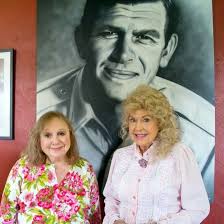 Thelma Lou( Betty Linn)& Elly Mae Clampett( Donna Douglas)