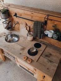 Une Jolie Cuisine D Ete En Bois A Fabriquer Le Blog Deco De Mlc En 2020 Cuisine Exterieure Cuisine Exterieur Amenagement De La Cuisine