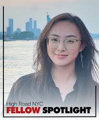 Seniors Emily Chase and Meg Carroll prepare for an in-class negotiation for  The Art of Negotiation in Business and Sports. #studentlife #senioryear