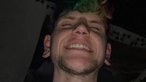 Smiles all around 😊☺️ #smile #rainbowhair #rainbows #lgbt #lgbtadult #gay  #gayadult #pridemonth