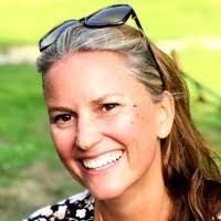 Lucinda Bennett's Instagram, Twitter & Facebook