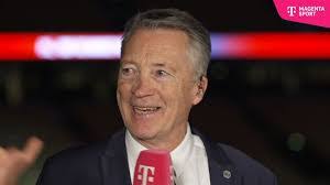 Alex Thiel's Instagram, Twitter & Facebook