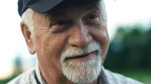 Sara Flewelling's Instagram, Twitter & Facebook