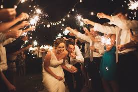 Voir plus d'idées sur le thème musique entrée mariage, entrée mariage, mariage. 14 Chansons Pour Reussir Votre Entree Des Maries