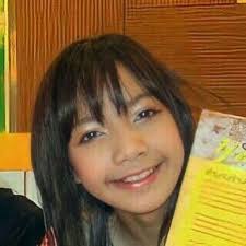 Am I the only one that feels weird about Lisa's tanning in her photos for  her upcoming music release? : r/kpopnoir