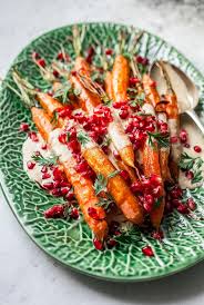 Karamell Mohren Aus Dem Ofen Mit Tahini Und Granatapfel Grosse Gemuse Liebe Heiss Vom Blech Gourmetguerilla S Foxy Food Rezept Gemusegerichte Rezepte Granatapfel