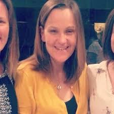 Elizabeth Mccrum's Instagram, Twitter & Facebook