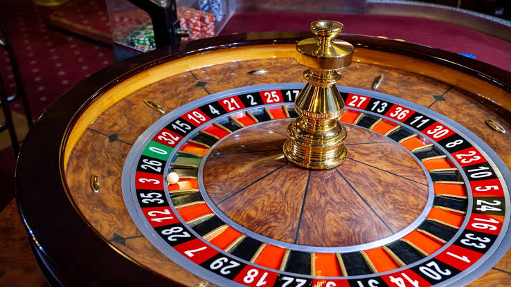 The Adirondack Foothills Hide This New York Casino With A Rustic Resort And  Live Entertainment