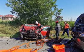 Accidente morti politia rutiera stiri iasi. Microbuz De Transport Persoane Implicat Intr Un Accident In BacÄu La FaÅ£a Locului A Ajuns Si Descarcerarea