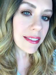 The final touch for a bold look. 🖤 www.mimmu.it