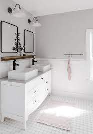 9 Beliebtesten Hellen Grautone Von Sherwin Williams In 2020 White Bathroom Designs Bathroom Vanity Designs Bathrooms Remodel