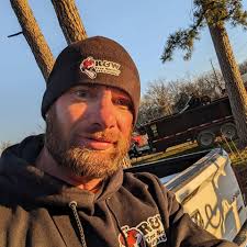 What kind of rakes does everyone use to do your clean ups with