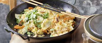 Gebratener Gemusereis Rezept Fur Den Klassiker Der Asiatischen Kuche Gemuse Und Pilze Fein Schneiden Kurz Braten Gekocht Rezepte Gemusereis Huhnchenrezepte