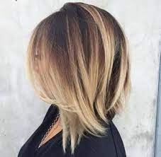 Carré plongeant blond mi long coiffure modèle. Magnifiques Modeles De Cheveux Mi Longs Meches Hair Styles Short Hair Color Medium Hair Styles