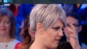 Lei è nata dalla relazione che claudio villa ha avuto con noemi garofalo, ballerina e soubrette (sei anni prima aveva avuto un altro figlio, carlo jr.). Manuela Villa Ricorda In Tv L Infanzia A Catania Che Bella La Festa Di Sant Agata La Sicilia