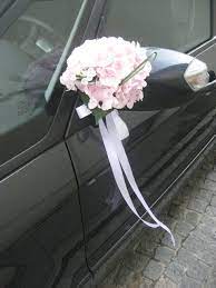 Check spelling or type a new query. Auch Die Spiegel Werden Mit Frischen Blumen Geschmuckt Autoschmuck Hochzeit Blumenschmuck Hochzeit Hochzeit Kutsche