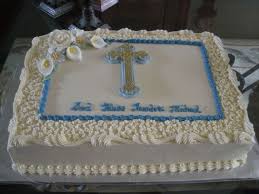 Realizzata con un pan di spagna da 8 uova, bagna al maraschino , facita con uno strato di crema chantilly e fragole, copertura e. Torte Con Panna