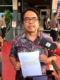 Explore tweets of ade armando @adearmando1 on twitter. 7 Sikap Ade Armando Yang Tak Takut Dilaporkan Ke Polisi Kasus Fpi Sampai Anies Kumparan Com