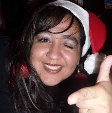 I've made cocoa bombs and apple cider bombs for friends in the past, I put  them in tins, but how would You package them? Individual in bags or as a  pack? In