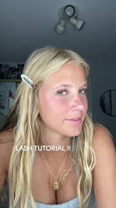 Blonde Short Hair Girl Pong Eyelashes Makeup Tutorial