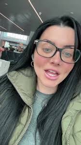 Dianne Puryear's Instagram, Twitter & Facebook