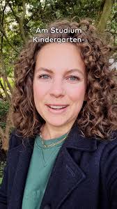 Möchtest du wie Maria Schüler:innen begleiten und fördern? Werde Lehrer:in!  Melde dich jetzt für eine Infoveranstaltung an. Mehr Infos:  phzh.ch/kust-lehrperson. #phzh #lehrerinwerden