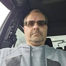 Who would you recommend to replace a windshield