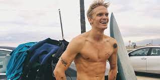 Find cody simpson videos, photos, wallpapers, forums, polls, news and more. 8 Fakta Tentang Cody Simpson Pacar Baru Miley Cyrus