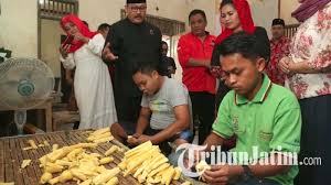 Maybe you would like to learn more about one of these? Kunjungi Sentra Tape Bondowoso Mbak Puti Hmmm Enak Manis Tribun Jatim