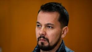 Odborníci o kampaniach strán: OĽaNO robí one man show, SaS mätie voličov.  Voliči chcú nudných politikov