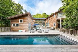 Add in plenty of comfortable throws and cushions in tactile, natural materials such as linen and cotton. 5 Hamptons Design Trends That Are Taking Over This Summer Out East