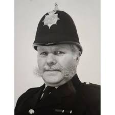 I'm looking for my half sister, born in Lincoln in January 1964, birth name  Julia Pamela Knott, our mother was called Maureen Anne Knott at the time.  She was adopted at around