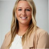 Kari Hendrix's Instagram, Twitter & Facebook