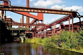 Gemeinsam mit der unmittelbar benachbarten zeche zollverein wurde die ehemalige kokerei im jahr 2001 von der. Kokerei Zollverein 20 Juli 2000 Die Kokerei Wurde 1993 Als Letzter Montanindustrieller Betrieb In Essen Stillgelegt Staedte Fotos De