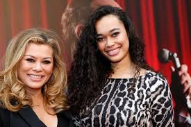 View latest posts and stories by @romymonteiro romy monteiro in instagram. Antje En Romy Monteiro Geven Tuinconcert Met Musicalsterren Show Bd Nl