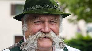 Wie der Ebersberger Kreisheimatpfleger für die Mundart kämpft