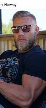 Kenneth Pingel's Instagram, Twitter & Facebook