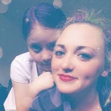 Belinda Fletcher's Instagram, Twitter & Facebook