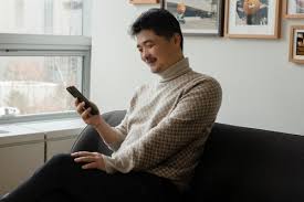김범수(55) 카카오 이사회 의장이 자신의 재산 절반 이상을 기부하겠다는 뜻을 밝혔다. Bir Ws R4itvxm