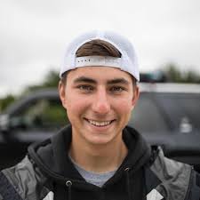 Alex Peric's Instagram, Twitter & Facebook