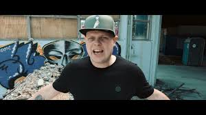 Nou ja gebakken met een paar teentjes. Madoc Roddelpraat 13 Youtube