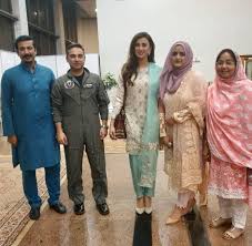 In 2019 madiha naqvi got married with mqm politician faisal sabzwari, this second marriage was good news for her because her first it was also the second marriage of faisal sabzwari who was previously married to amber. Here S What Madiha Naqvi And Faisal Sabzwari Have Been Up To Pictures Lens