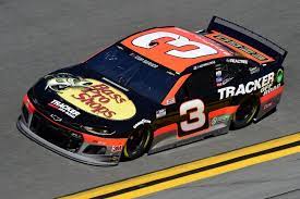 A yellow flag means nascar officials have called a caution period because an accident or debris on the track makes driving conditions dangerous. Pin By Lindsay Grubb On Racing Related Nascar Cars Austin Dillon Stock Car Racing