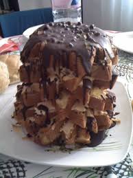Ancor più se arricchito da una farcitura preparata in casa. Pandoro Farcito Con Cioccolato Panna E Nocciole