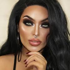 Victoria Whitlow's Instagram, Twitter & Facebook