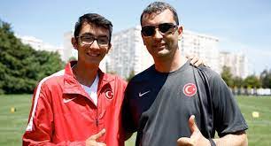 Hem bireysel hem de erkekler klasik yay takım müsabakalarında altın madalya alan 20 yaşındaki. Okculukta Rio Icin Kota Umudu Mete Gazoz Trt Spor Turkiye Nin Guncel Spor Haber Kaynagi