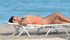Jennifer lopez date of birth (jennifer lopez dob) : Jennifer Lopez Beach Video Interrupted By Gunshots